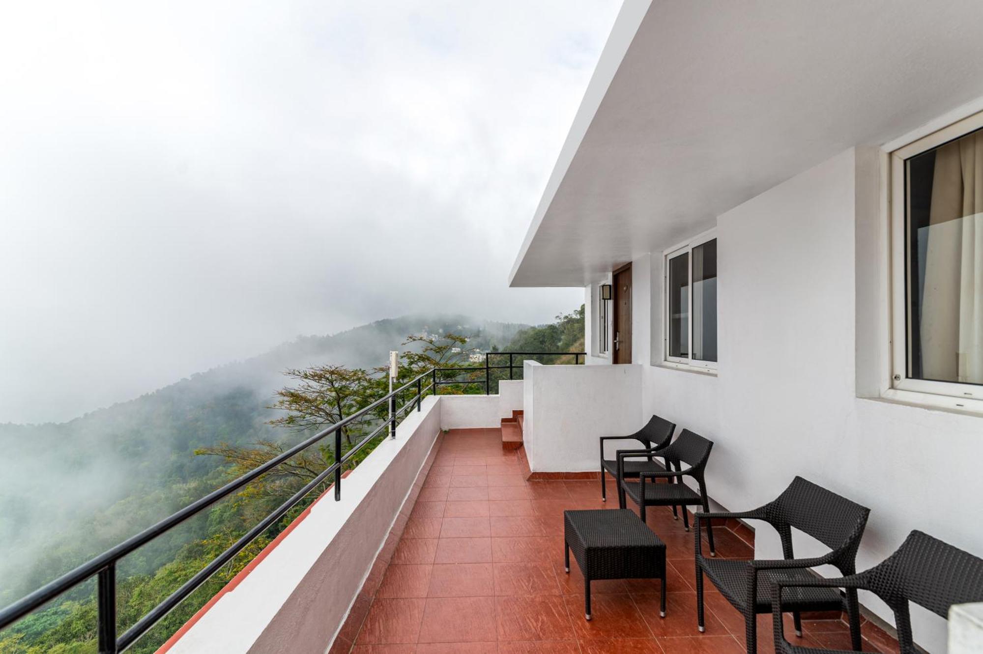 Hotel Sterling Yercaud Esterno foto