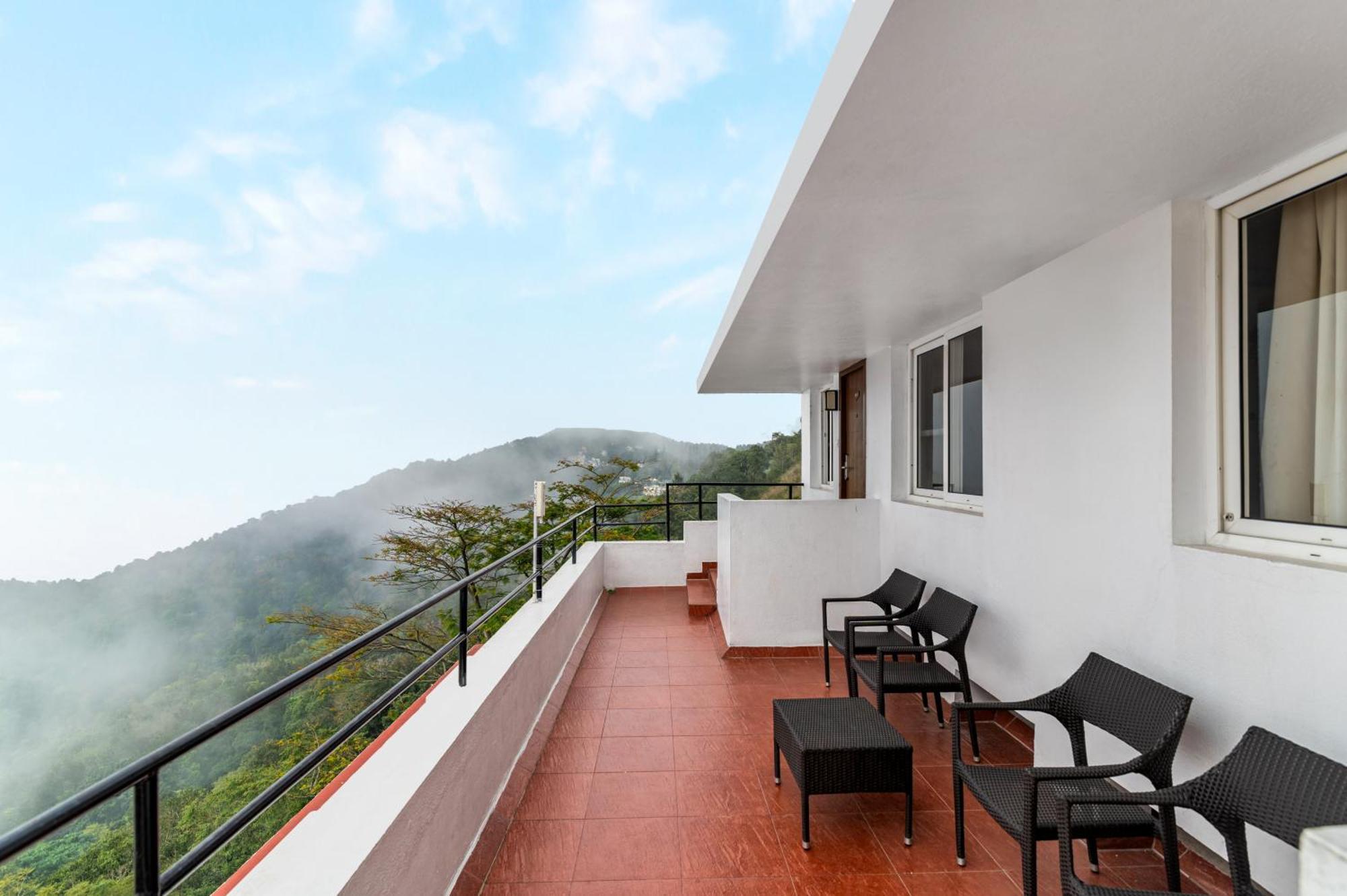 Hotel Sterling Yercaud Esterno foto